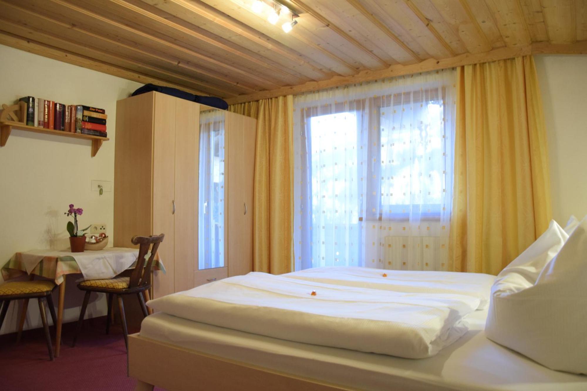 Gaestehaus Waldruh جيرلوس الغرفة الصورة